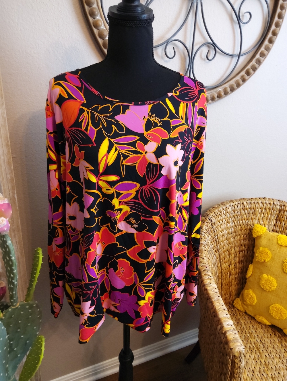 Lands' End Black Long-Sleeve Scoop Neck Top with Pink & Yellow Floral Print